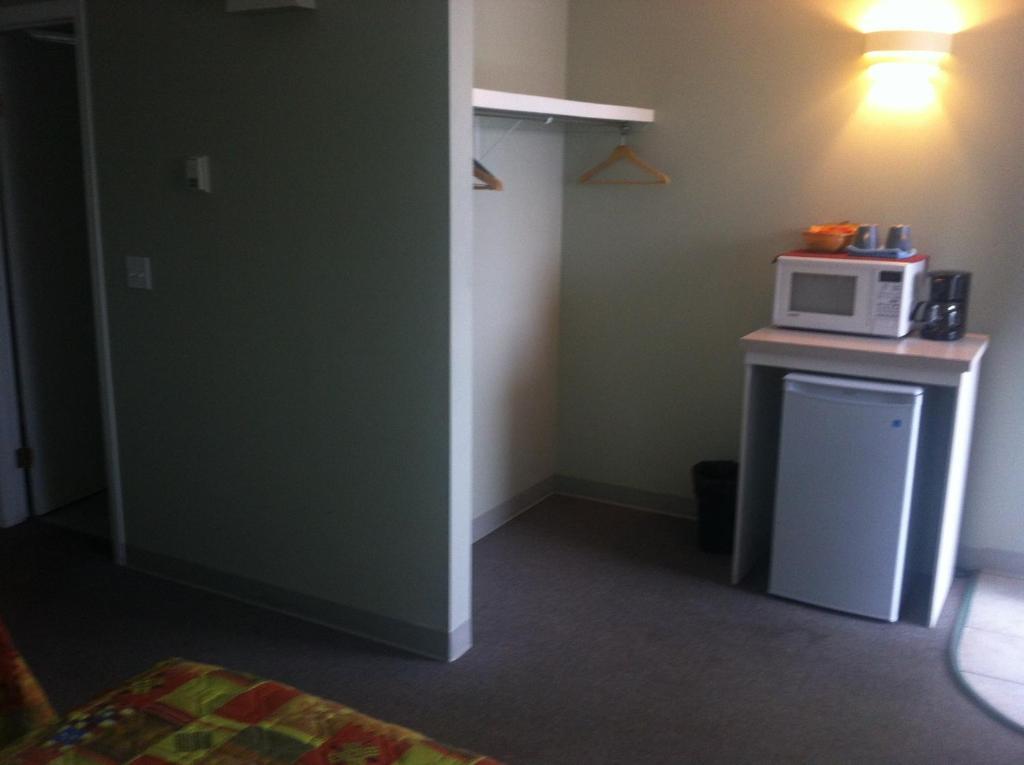 Raccoon Lodge Motel ซิลแวนเลค ห้อง รูปภาพ